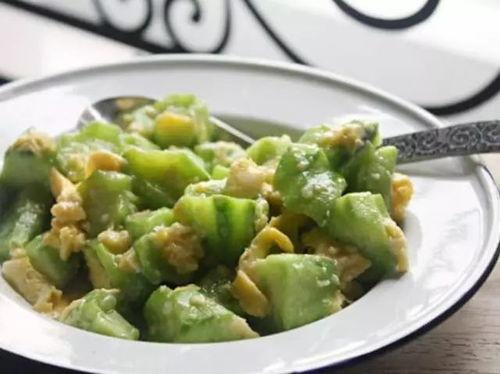 吃一窝猴脆瓜的视频,一窝尽享舌尖盛宴