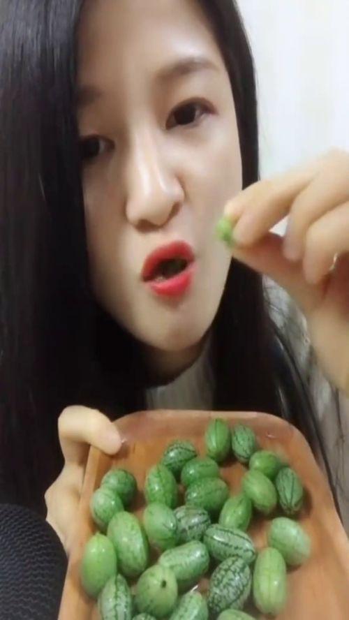 女子一口吃瓜视频大全,揭秘热门视频背后的趣味与真相