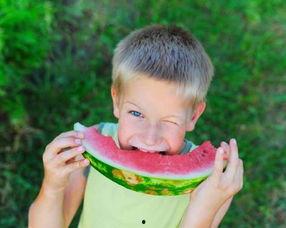 吃瓜大哭的视频在线观看,网友泪目，一场关于情感的共鸣之旅