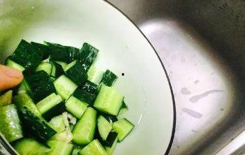 葫瓜怎么做凉拌吃的视频,清爽开胃的夏日美食制作教程