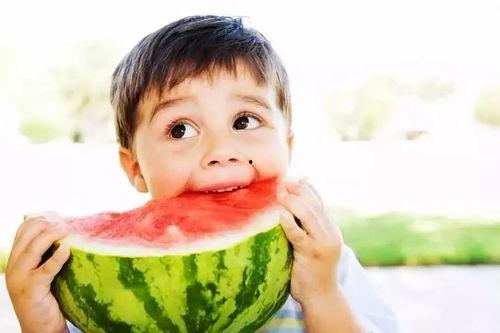 吃瓜小人奔跑素材视频,趣味横生的动感瞬间