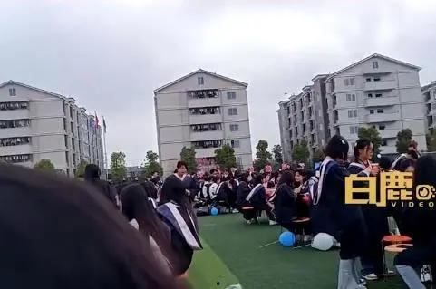 学院操场事件吃瓜视频大全,揭秘学院操场事件吃瓜视频大全