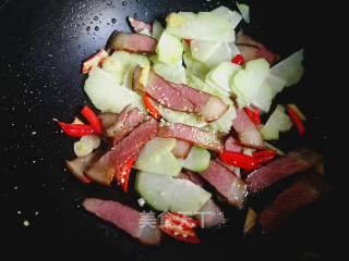佛手瓜蒸腊肉可以吃吗视频,家常美味蒸菜新尝试