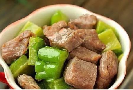 凉瓜清浸牛肉可以吃吗视频,夏日清爽美食新体验