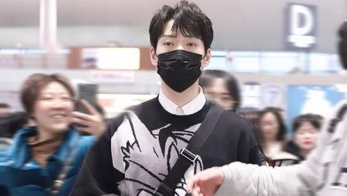 吃瓜情侣分手视频,吃瓜情侣分手视频背后的情感裂痕