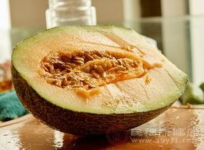 哈密瓜吃烤串好吃吗视频,夏日美食新体验