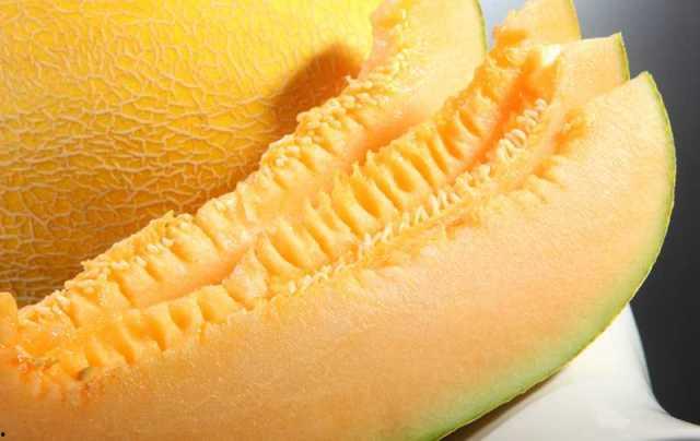 哈密瓜吃烤串好吃吗视频,夏日美食新体验